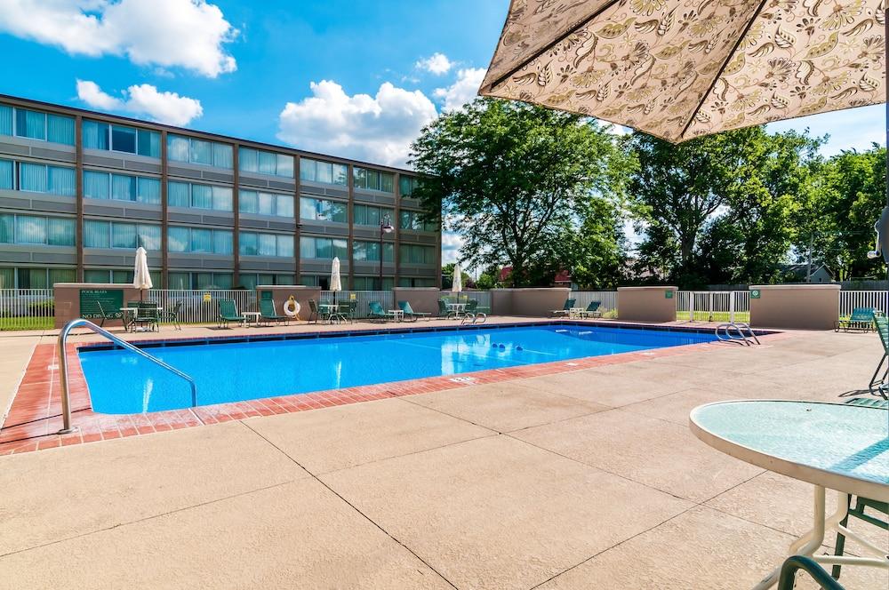 Clarion Hotel & Convention Center Joliet Zewnętrze zdjęcie