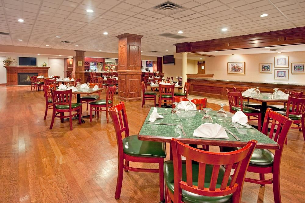 Clarion Hotel & Convention Center Joliet Zewnętrze zdjęcie