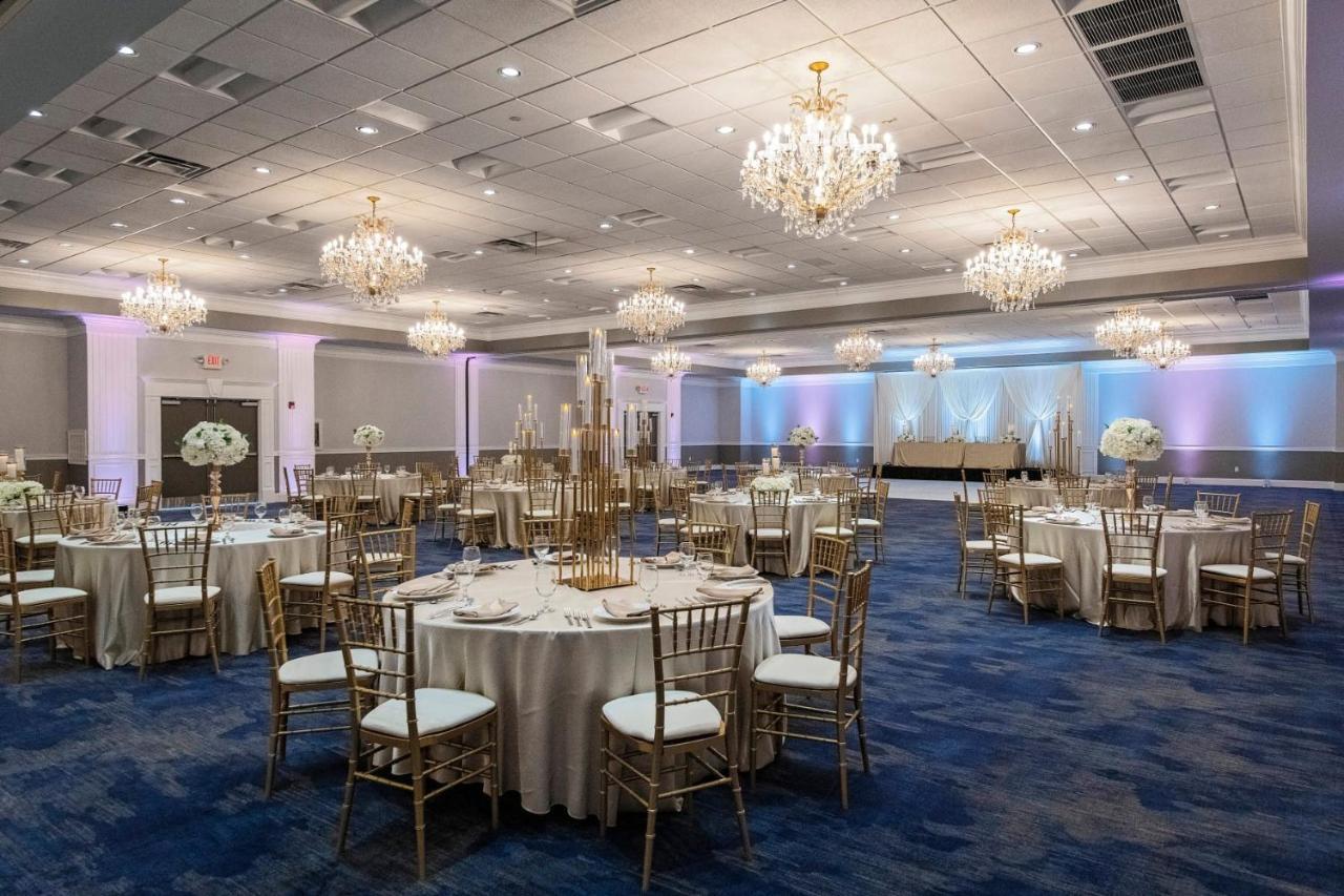 Clarion Hotel & Convention Center Joliet Zewnętrze zdjęcie