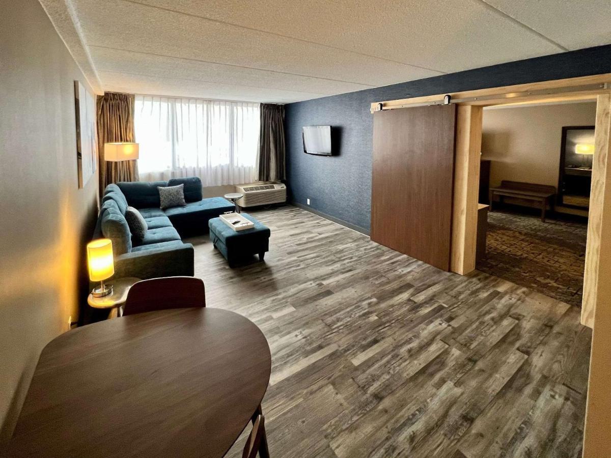 Clarion Hotel & Convention Center Joliet Zewnętrze zdjęcie