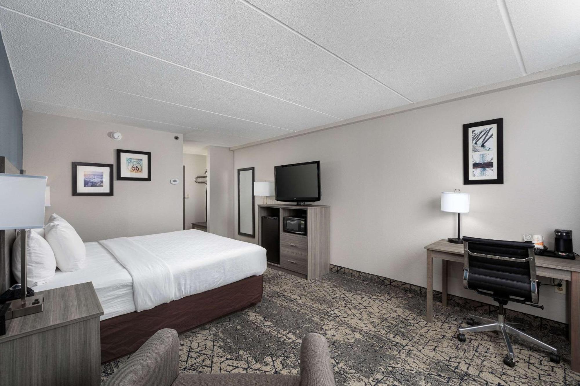 Clarion Hotel & Convention Center Joliet Zewnętrze zdjęcie
