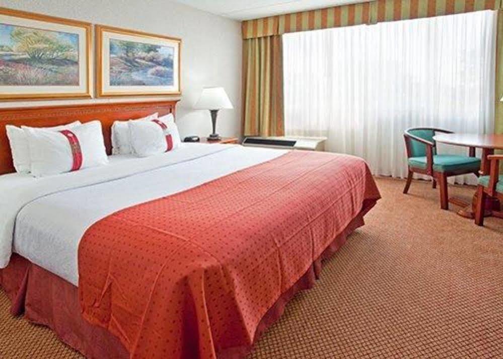 Clarion Hotel & Convention Center Joliet Zewnętrze zdjęcie